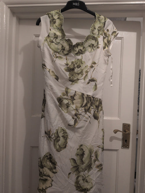 8 Green And White Floral Sleeveless Dress