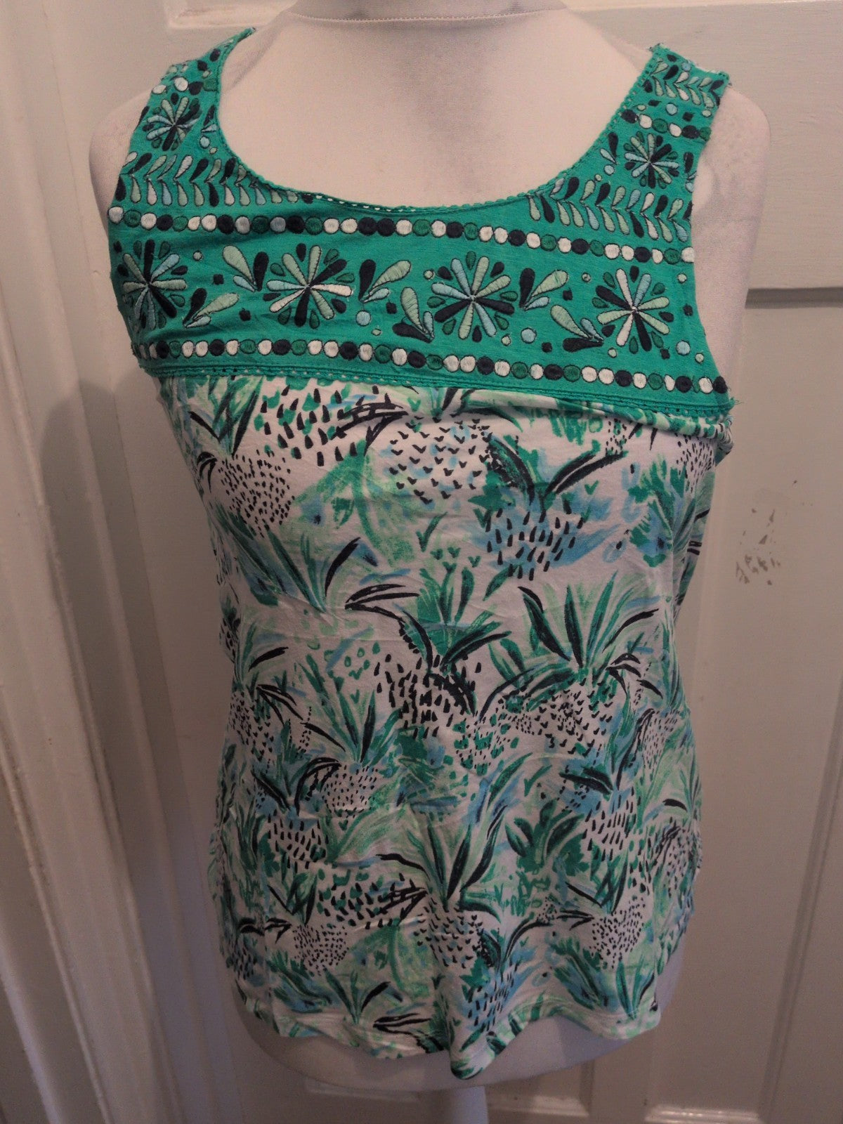 Mantaray 12 Navy Green And White Sleeveless Top