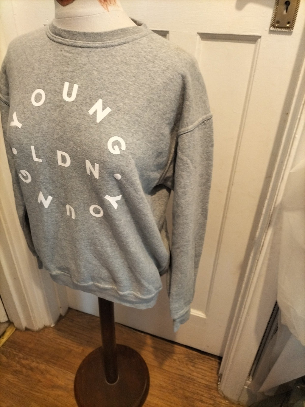 Mens Young Ones Size Small Grey Sweatshirt
