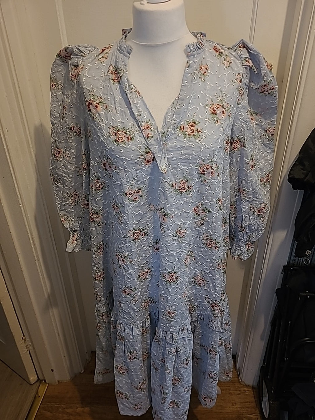 Ladies Asos Size 12 Pale Blue Floral Long Sleeved Flare Dress
