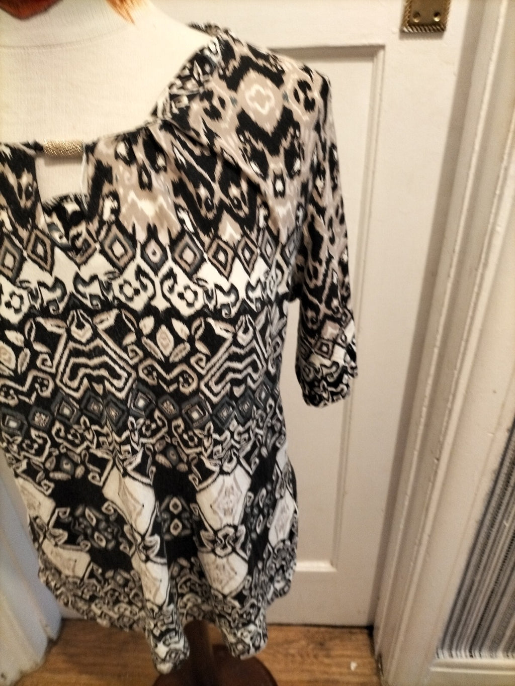 Ladies Unbranded 12 Black Beige Aztec 3/4 Sleeve Blouse