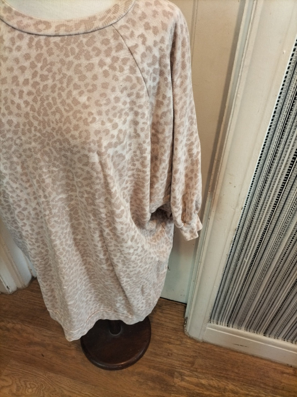 Ladies Ragdoll Size Small Animal Print Short Sleeved Jumper