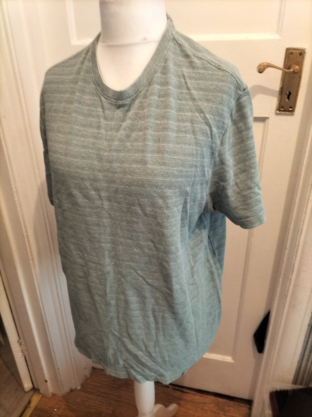 George XL Pale Green Fleck T-shirt Small Hole On Back