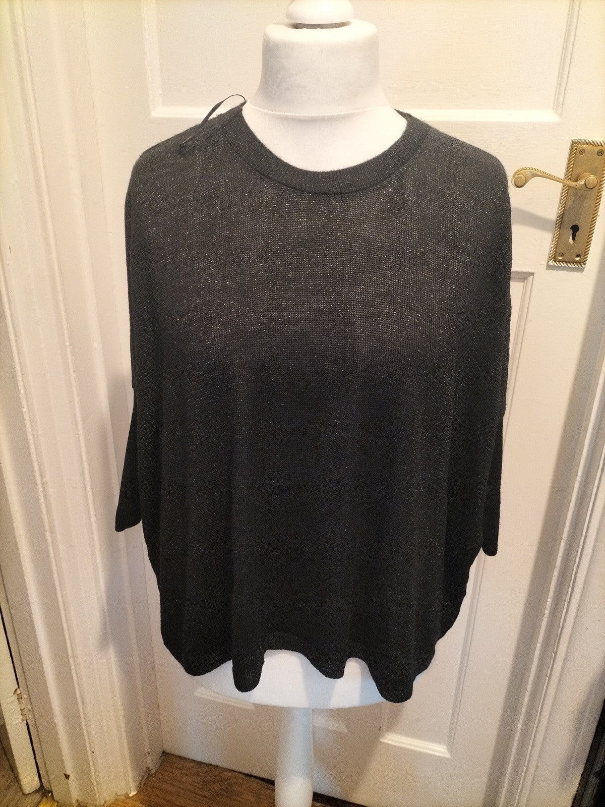Ladies Voulez Vous Size S/M Black Shimmer Short Sleeved Top