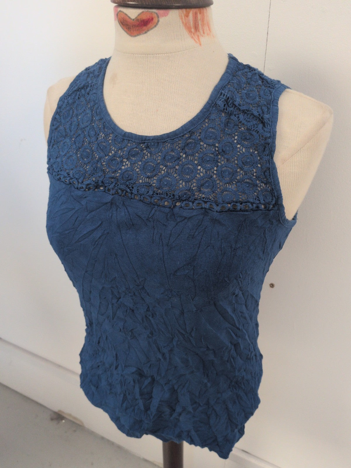 Ladies Tu Size 14 Blue Sleeveless Lace Patterning Neck T-shirt