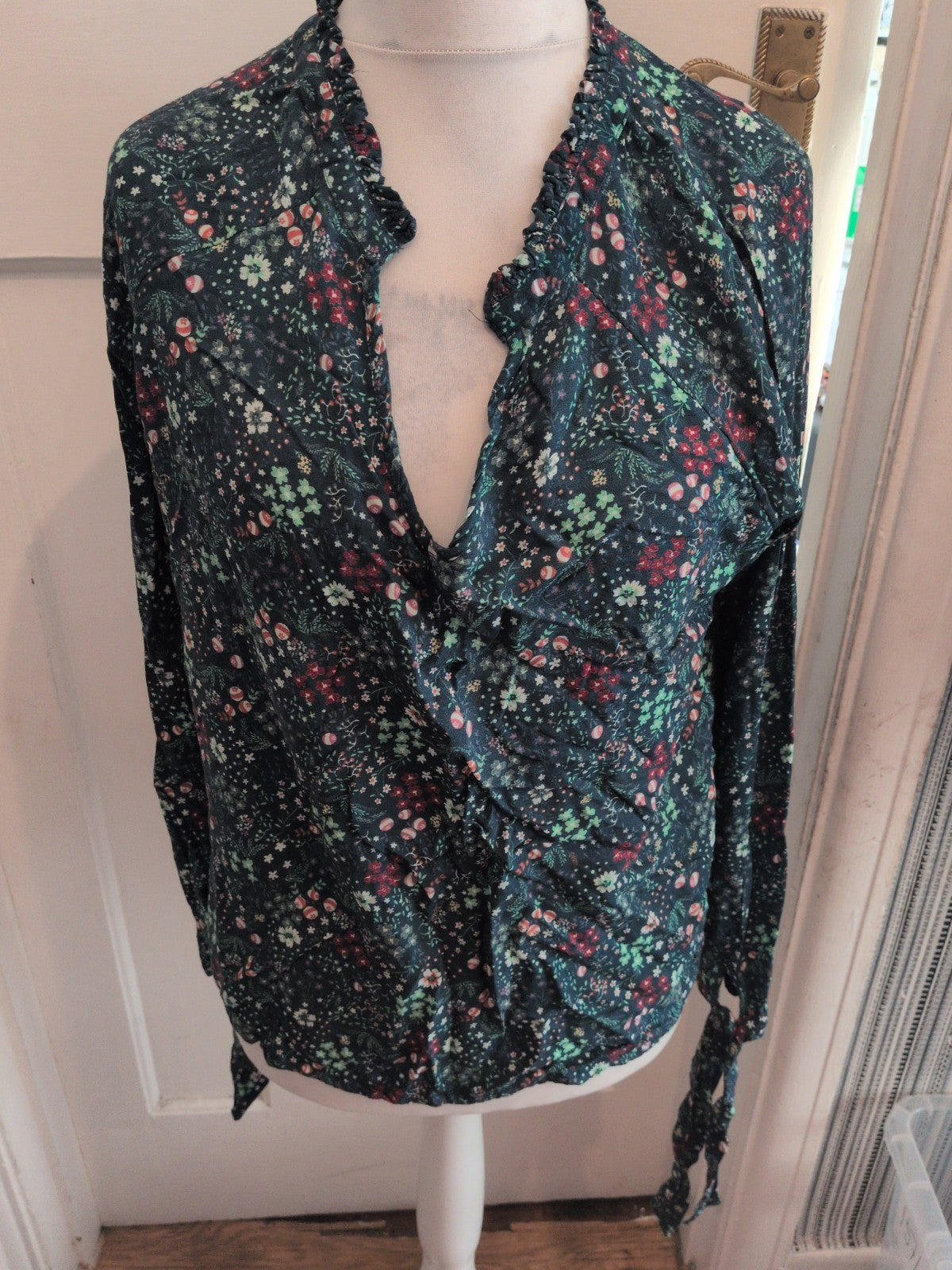 Ladies Maine New England Size 20 Navy Floral Long Sleeve Blouse