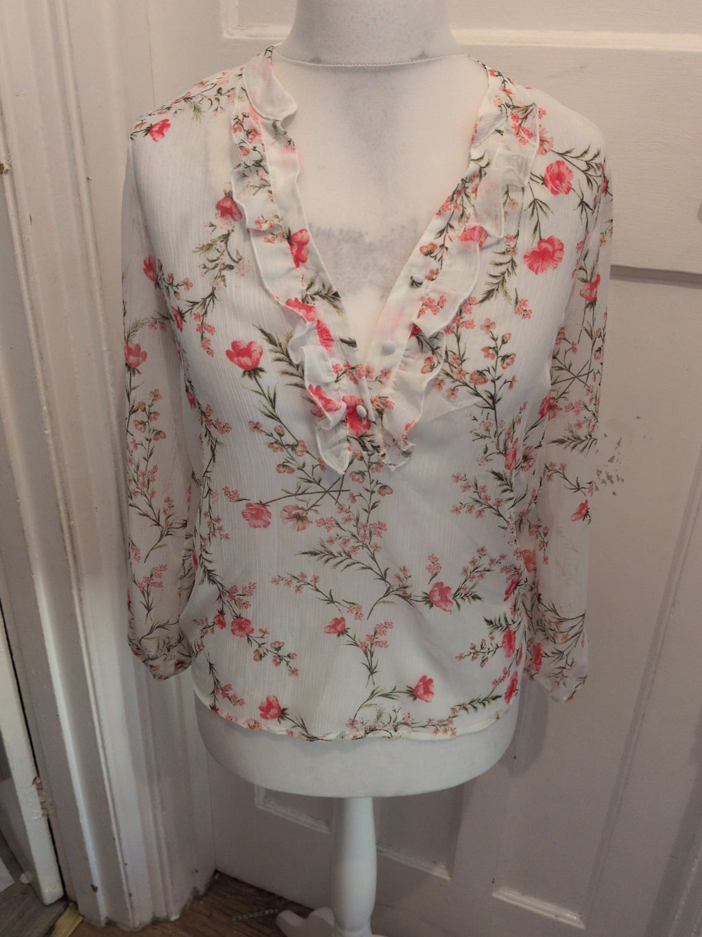 8 Ivory And Pink With Green Floral Long Sleeve Blouse