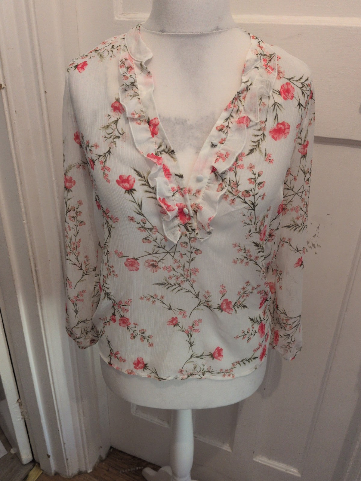 8 Ivory And Pink With Green Floral Long Sleeve Blouse