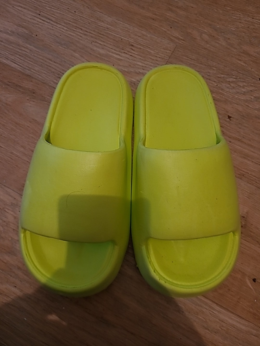 Unisex Size Euro 40-41 Lime Slip On Flips Flops