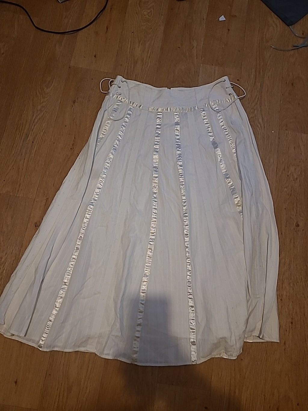 FRN Size Euro 40 White Long Length Skirt