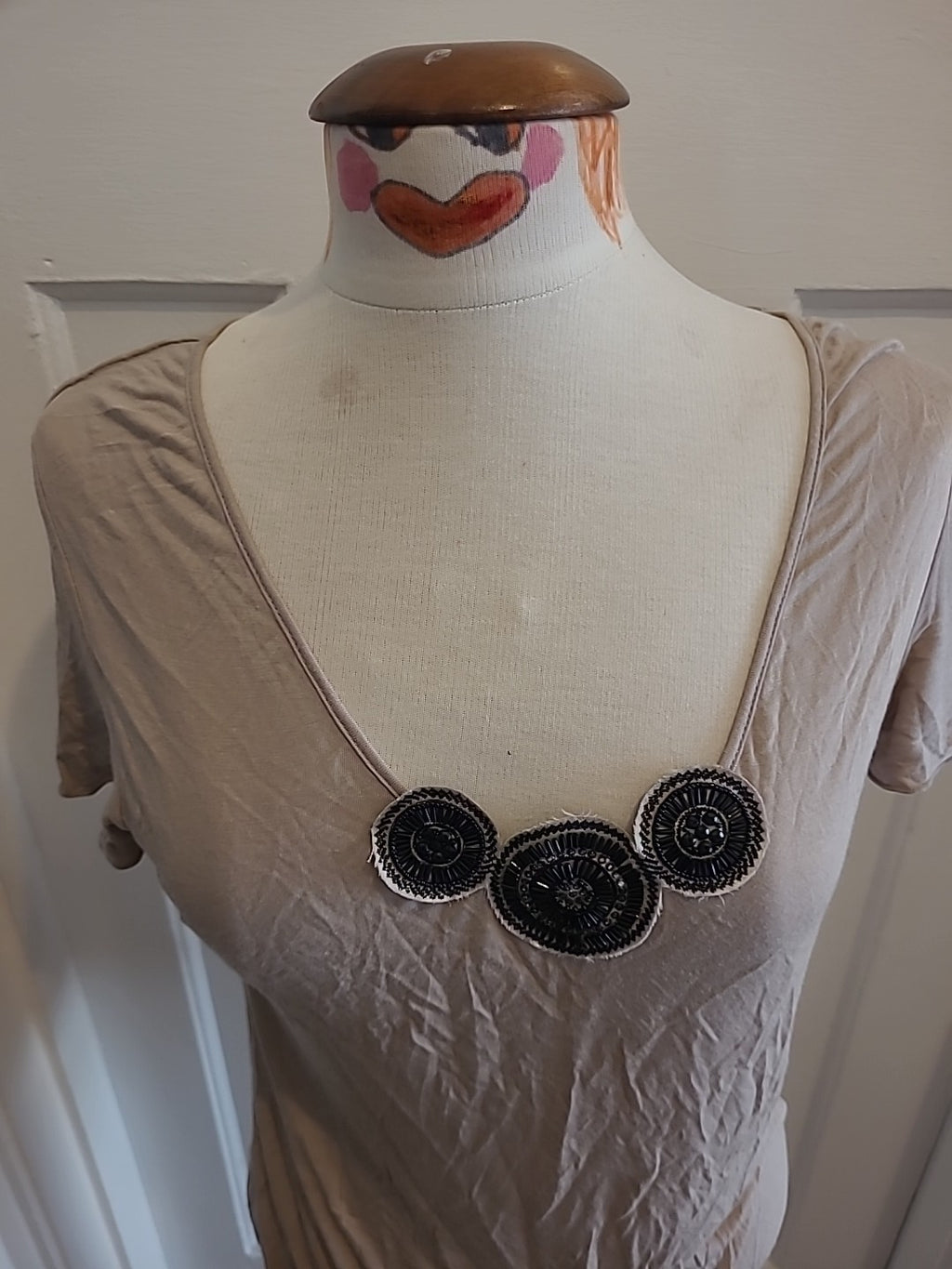 Ladies Mexx Size Large Beige Short Sleeved Tshirt