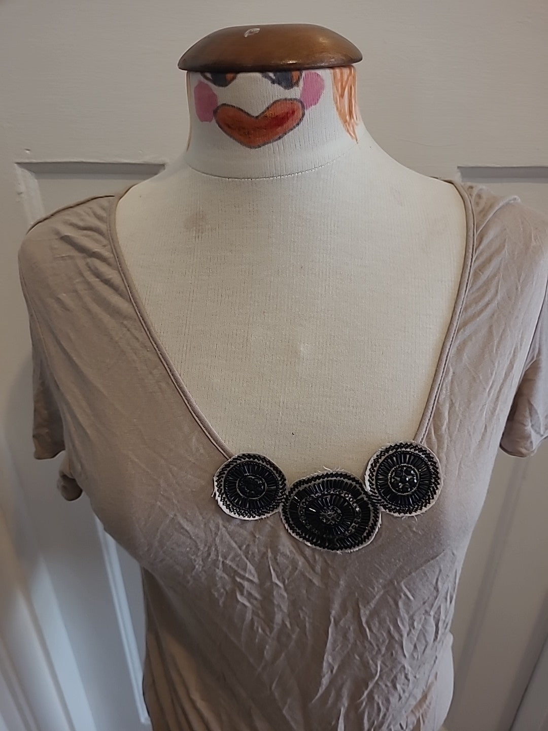 Ladies Mexx Size Large Beige Short Sleeved Tshirt