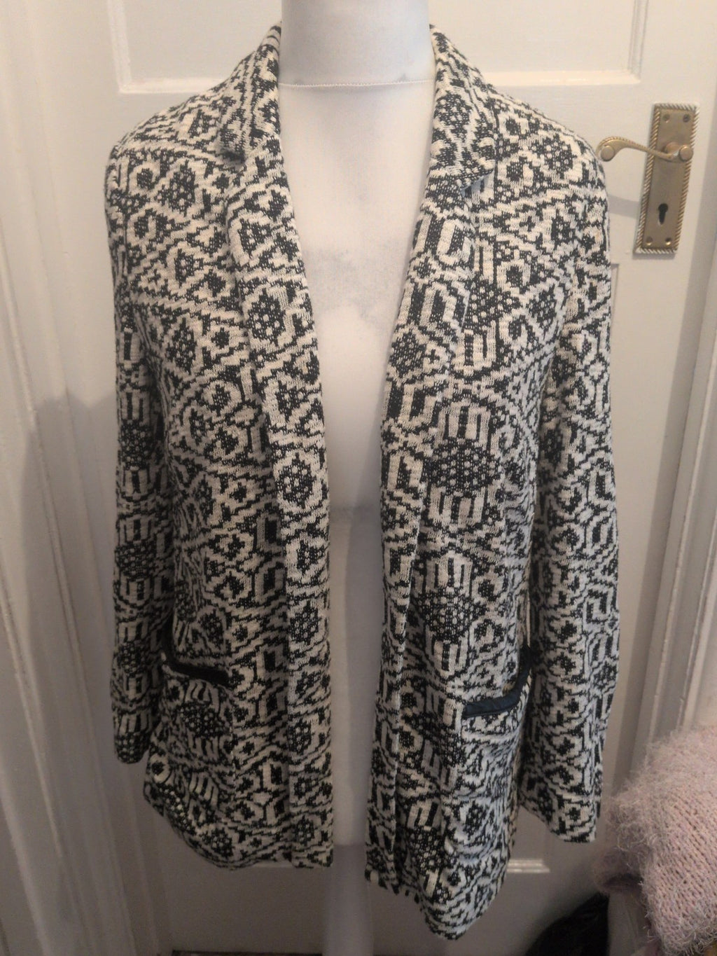 George 16 Ivory Black Lined Blazer