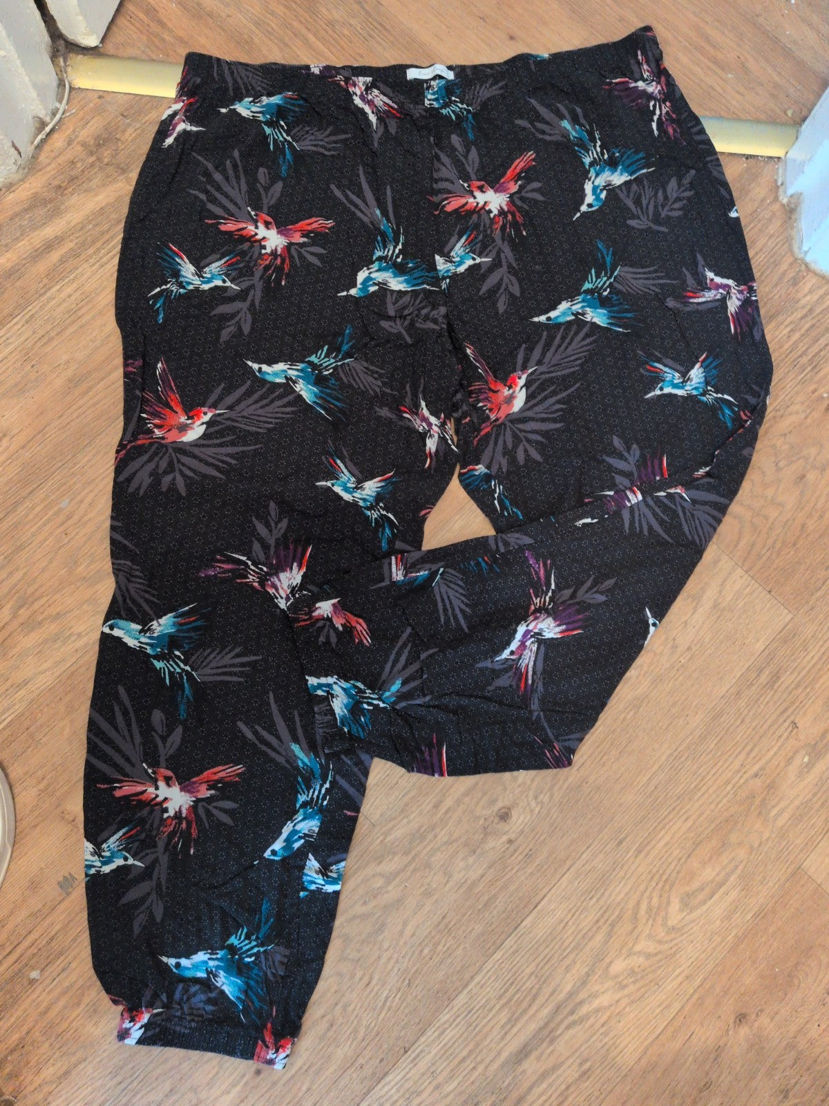 Ladies Marks And Spencer Size 20 Black With Colourful Birds Elasticated...