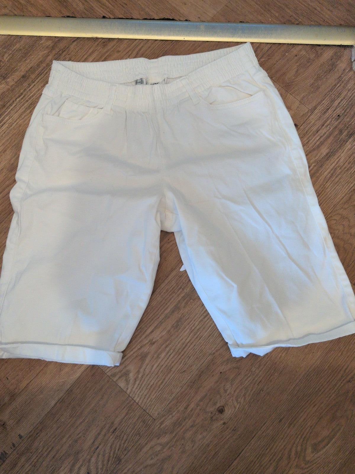 Bpx Collection 16 White Elasticated Shorts