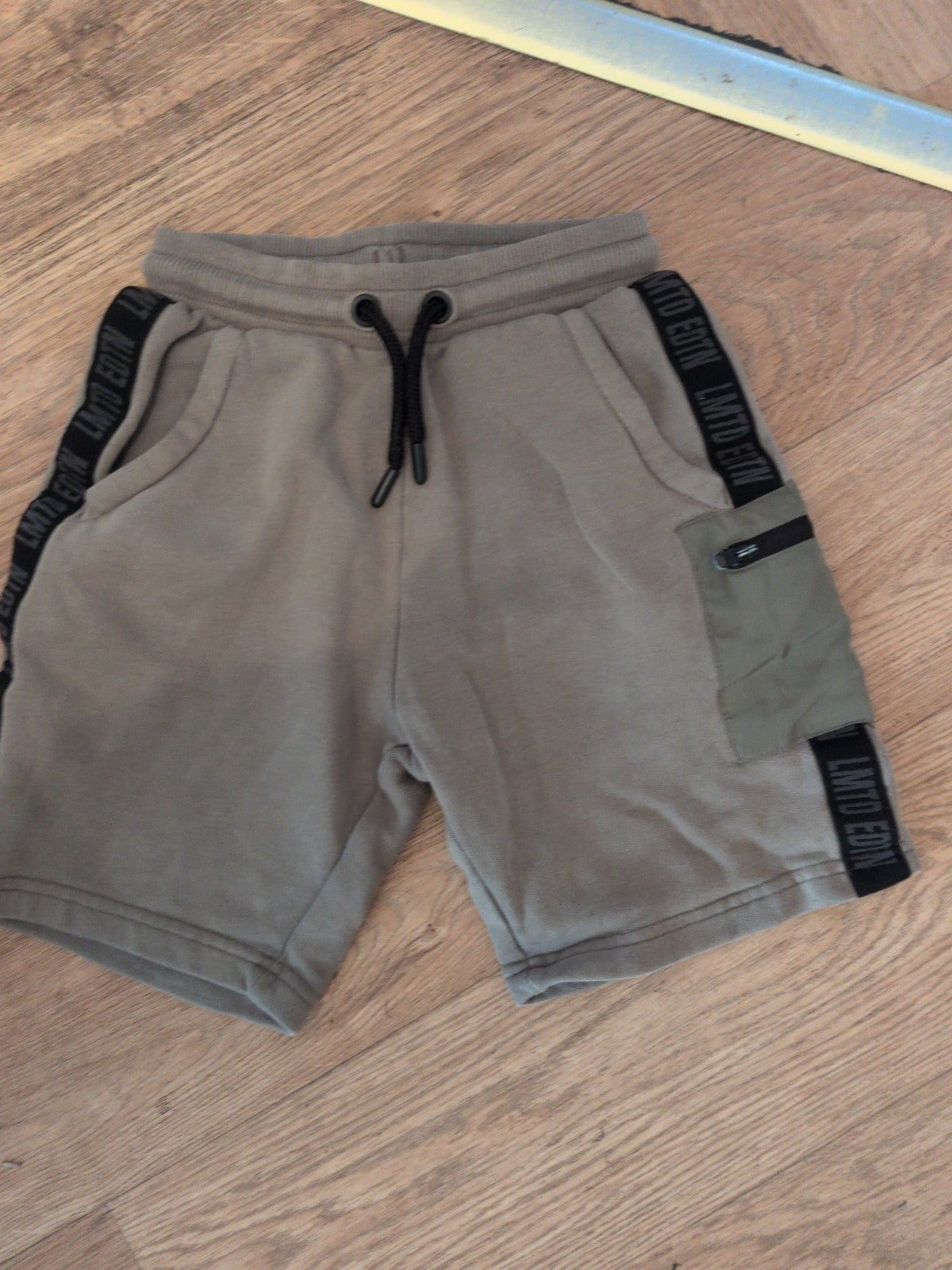 Nutmeg 7-8 Years Green Sweat Shorts