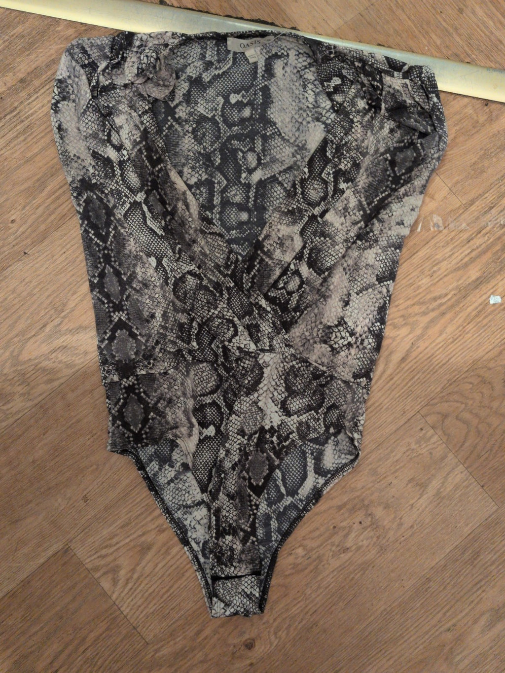 Oasis Extra Small Snakeskin Pattern Drape Front Bodysuit