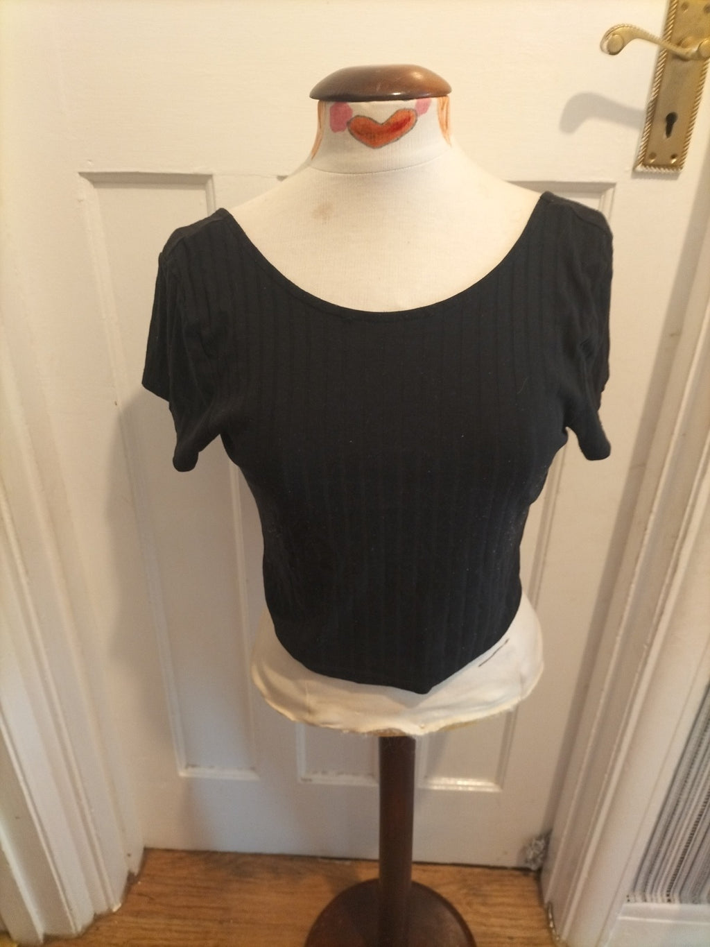 Ladies New Look Size 14 Black Short Sleeved Crop Top