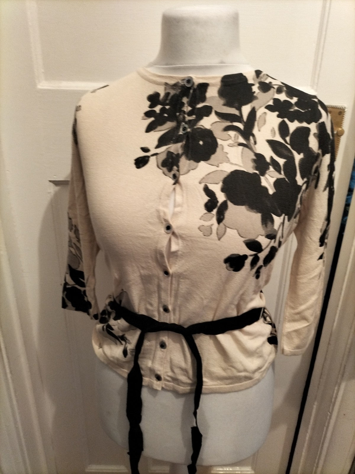 Mens Kaliko Size 12 Black And Beige Floral Cardigan