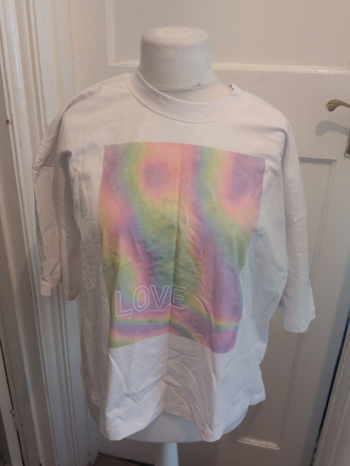 Tu 20 Boxy Fit White "Love" Short Sleeve T-shirt