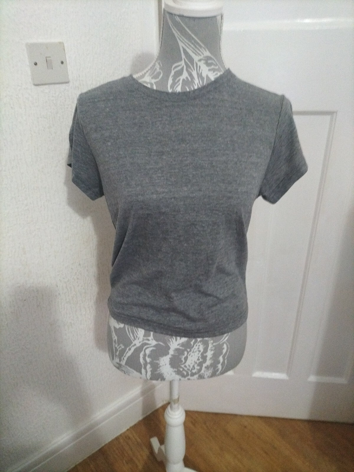 Girls Knitmania Aged 14 Years Grey Short Sleeved Tshirt