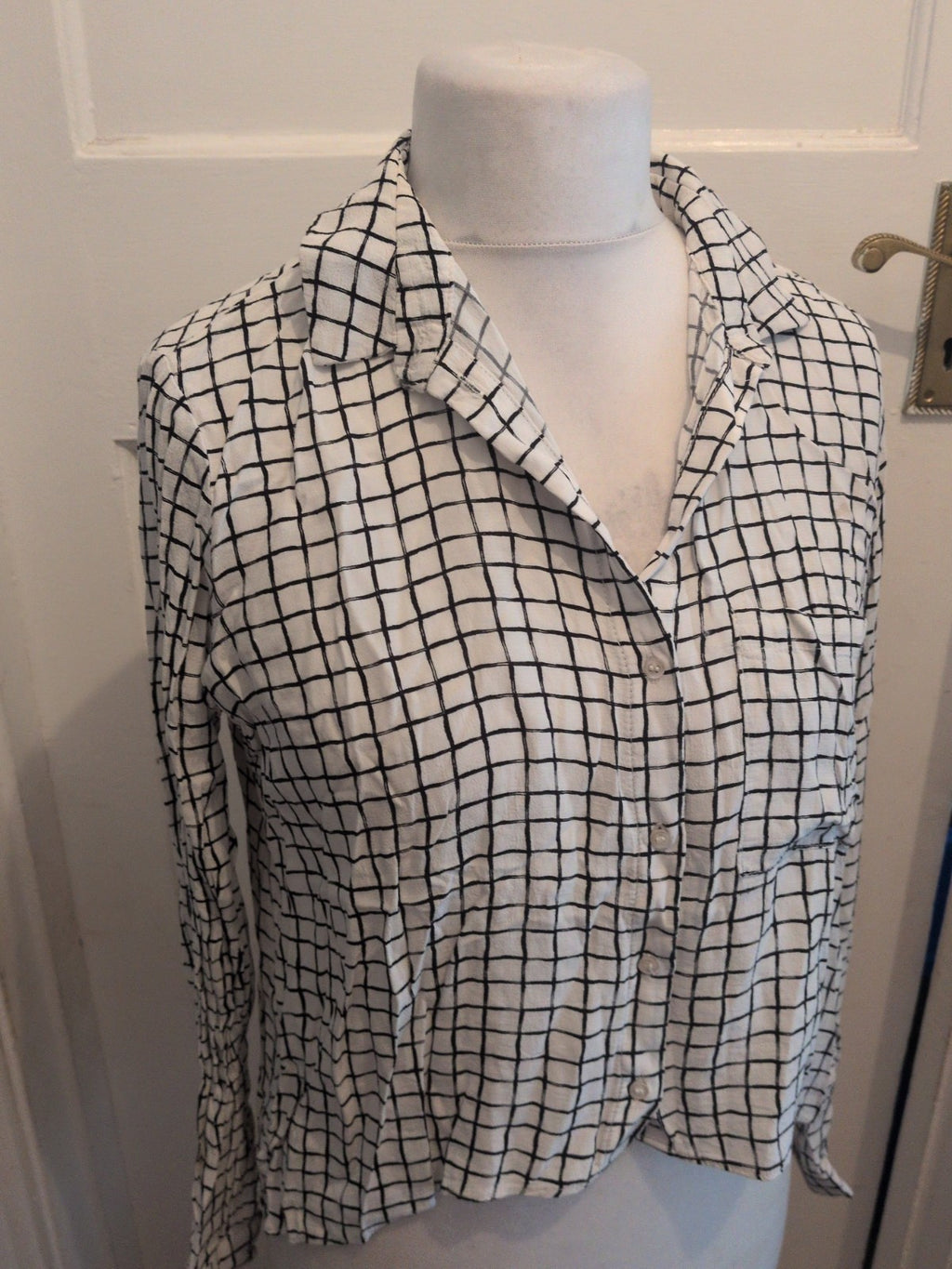 Ladies Topshop Size 14 White Check With Black Long Sleeve Blouse