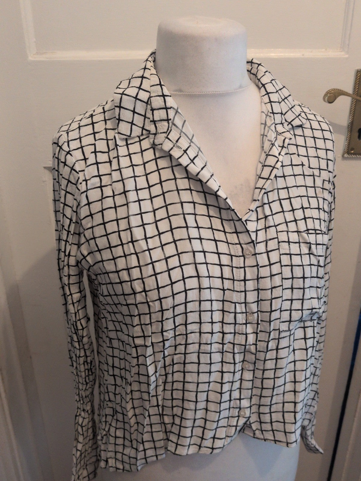 Ladies Topshop Size 14 White Check With Black Long Sleeve Blouse