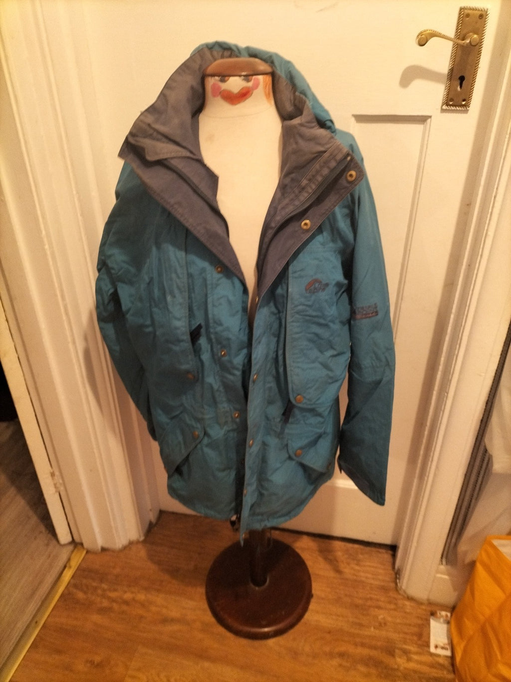 Mens Lowe Alpine Size Medium Mesh Lined Green Coat