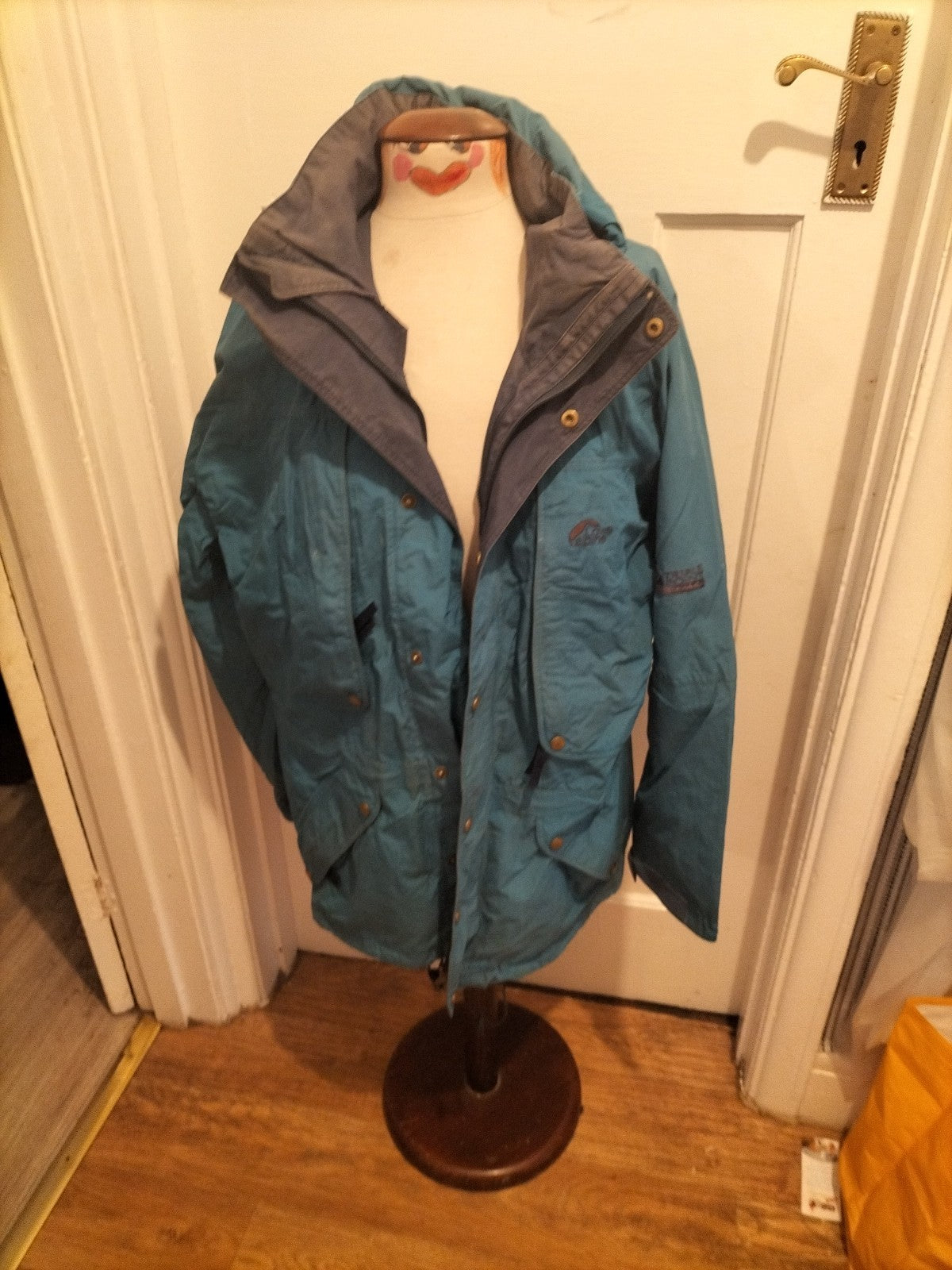 Mens Lowe Alpine Size Medium Mesh Lined Green Coat