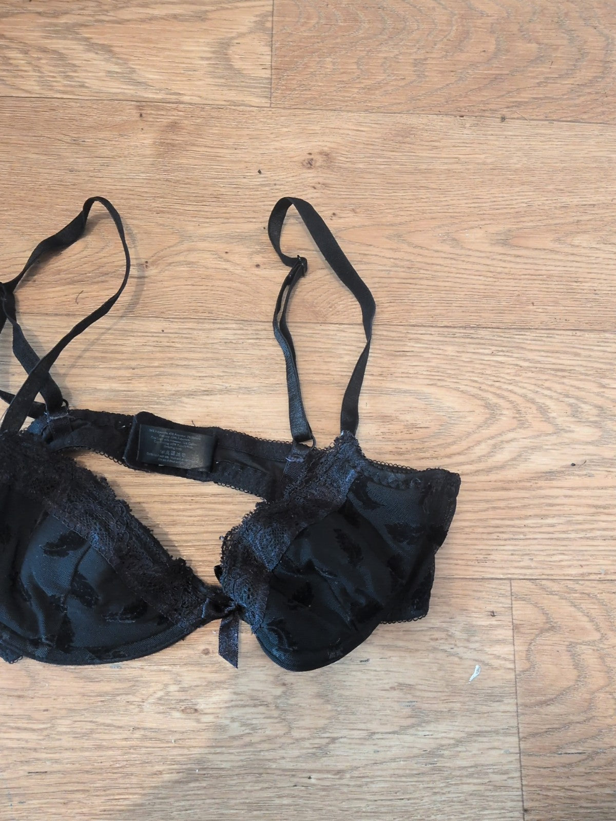 Knickerbox 32b Black Lacey Bra No Pad Has Wired