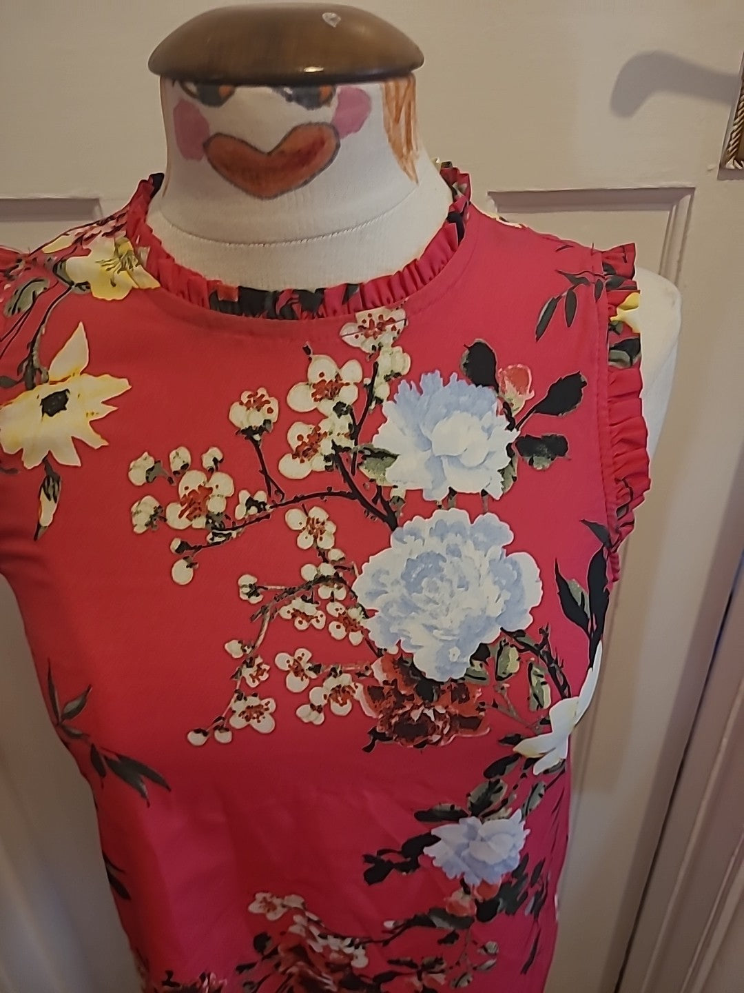Ladies Dorothy Perkins Size 8 Bright Pink Floral Sleeveless Tshirt