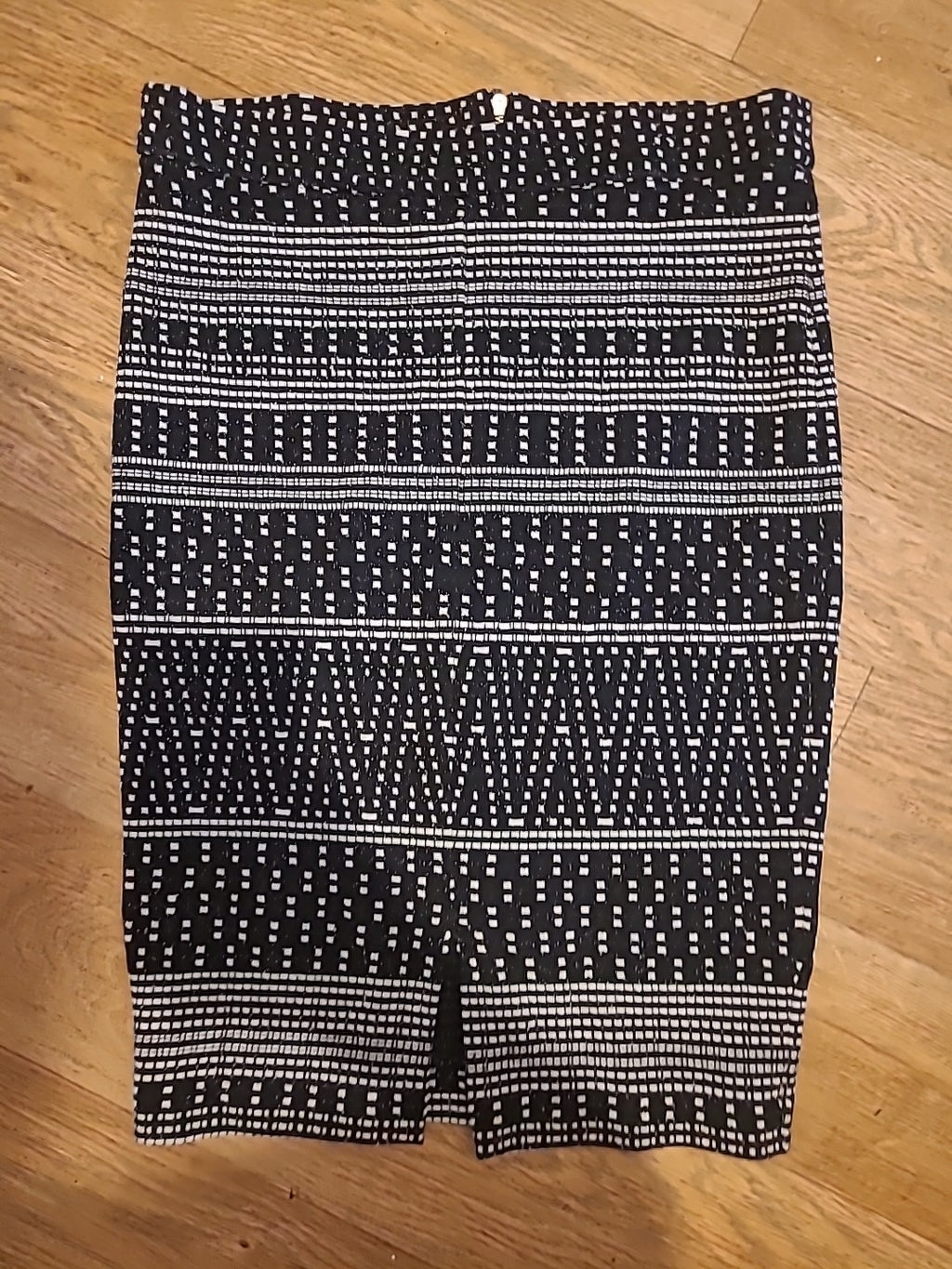 Ladies Next Size 10 Black/White Patterned Skirt Front Split Hem
