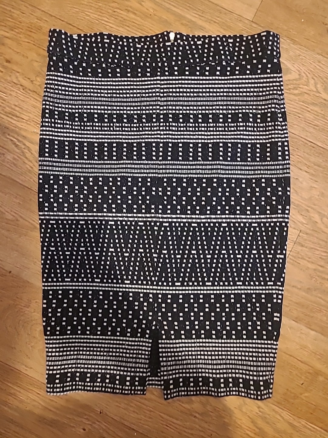 Ladies Next Size 10 Black/White Patterned Skirt Front Split Hem
