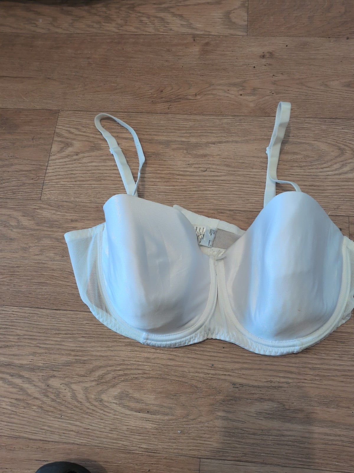 F&F 38D White Padded And Wired Bra