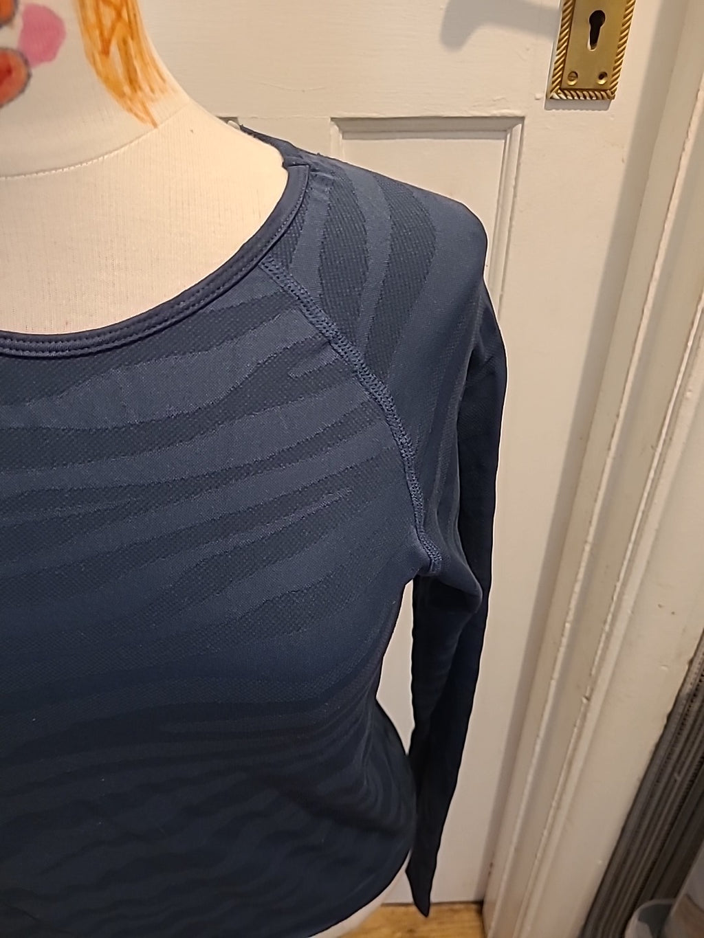 Ladies Tu Size Xl Activewear Long Sleeved Navy Blue Tshirt