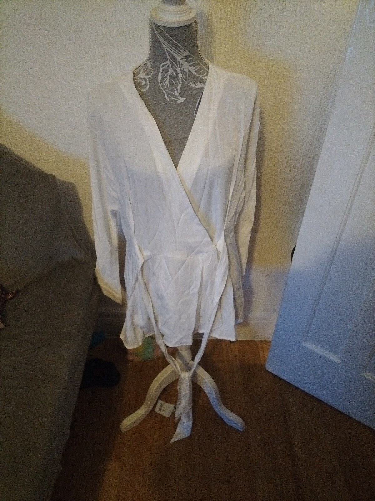 Ladies Miss Sparrow Size Small White Long Sleeved Blouse