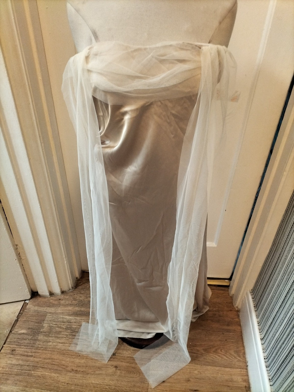 Ladies Shein Size Large Beige/Light Brown Long Length Dress