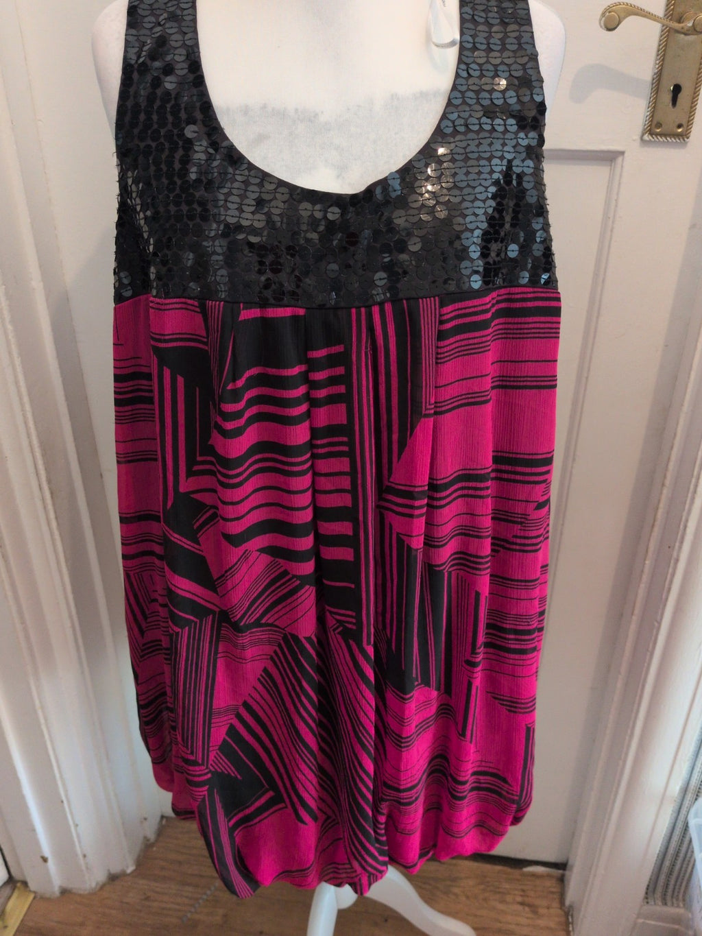 Rogers Rogers 20 Cerise Black Sequins Sleeveless Lined Dress