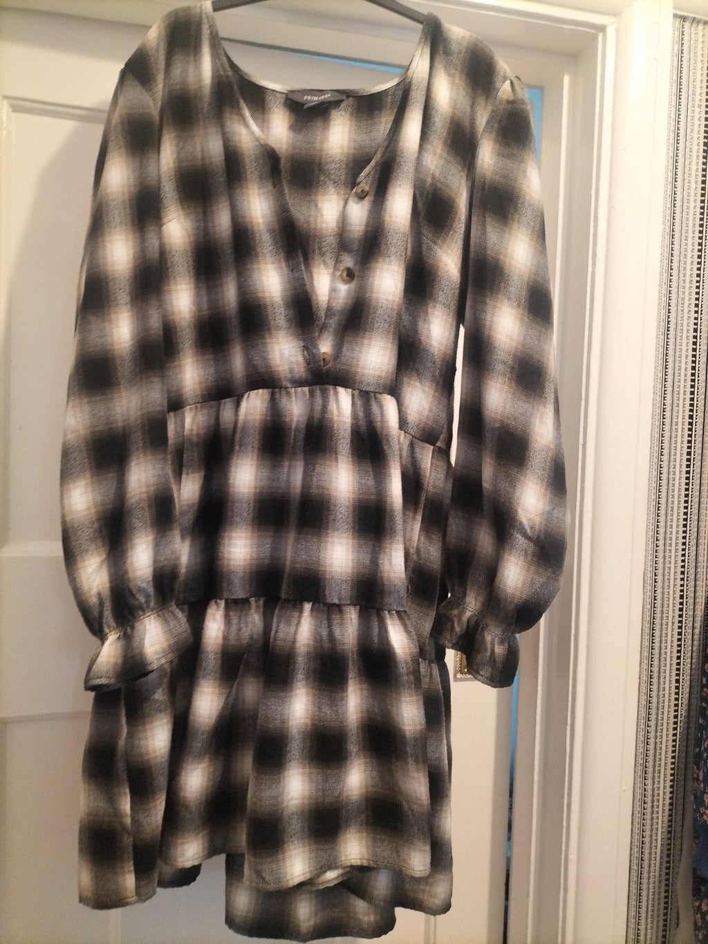 Ladies Primark Size 12 Black/Grey/White Buttoned Flare Dress