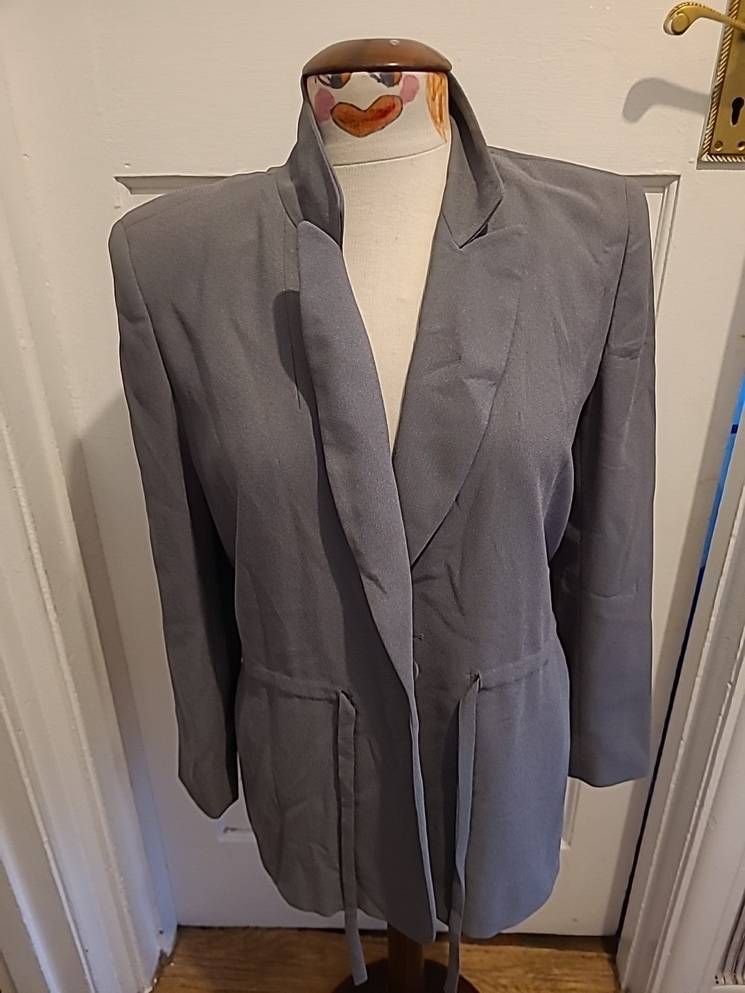 Ladies Liz Claibourne Size 12 Grey Lined Padded Blazer