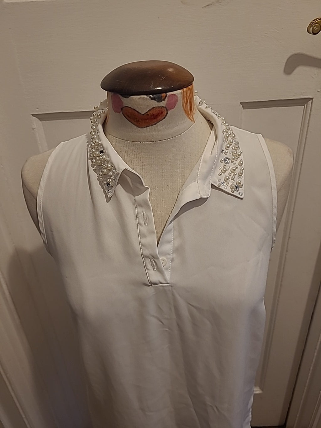 Ladies Next Size 8 White Sleeveless Pearl Detailed Neck