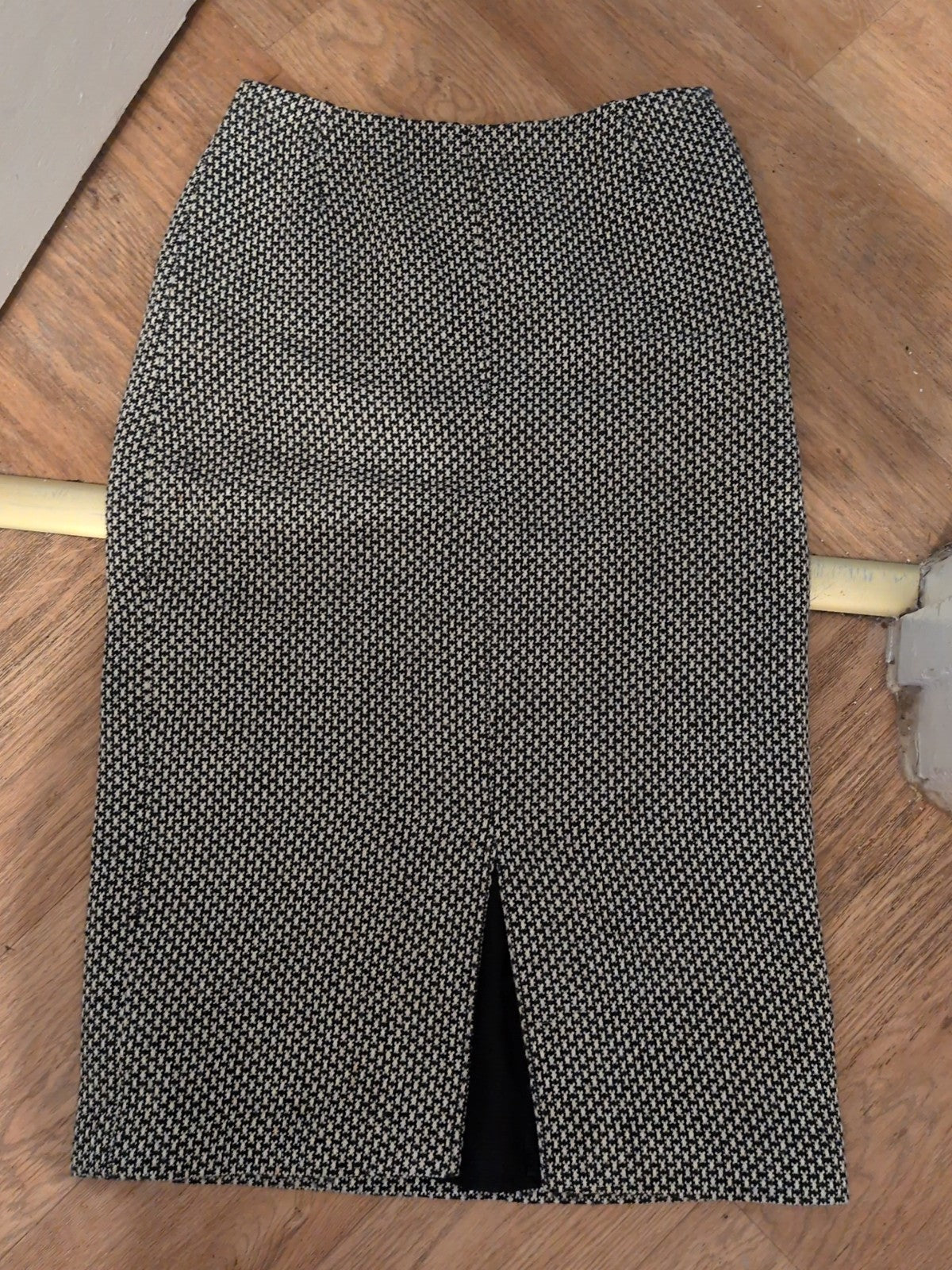 Alex & Co 12 Black And White Front Split Hem Lined Skirt Long Length