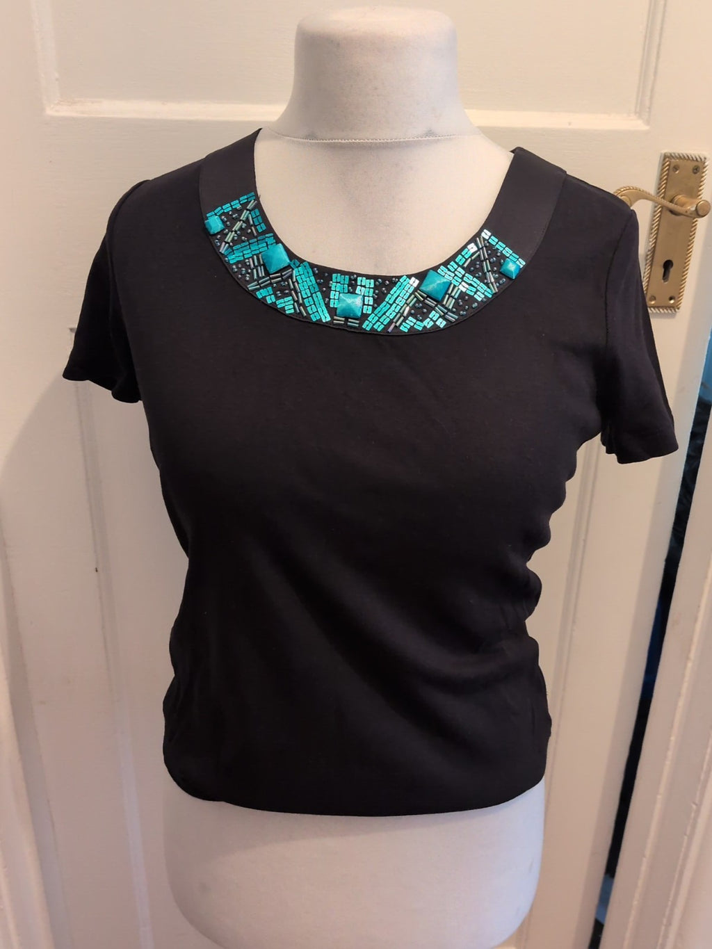 CC Petite Small Black With Aqua Detail Neck Short Sleeve T-shirt