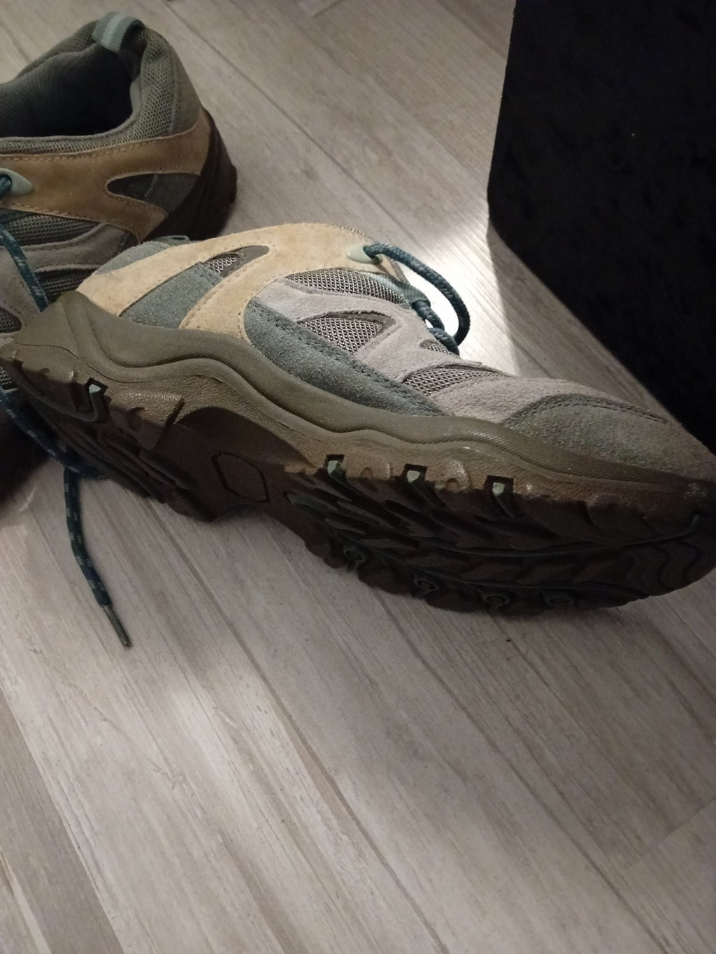 Ladies Mountain Life Trainers Size 4 Beige Free Delivery