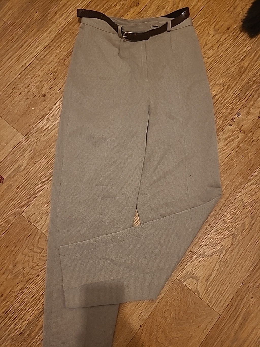 Ladies Modern Classics Size 12 Pale Khaki Green Patterned Trousers With Belt