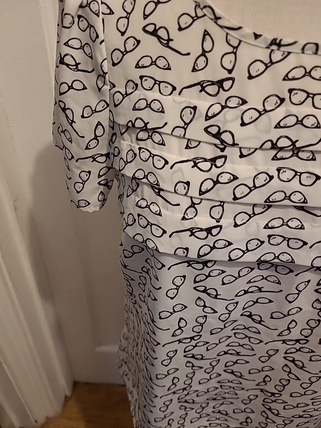 Ladies Marks And Spencer Size 14 Ivory Black "Glasses" Short Sleeved Blouse