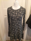 Ladies Primark Size 10 Black And White Floral Long Sleeved Dress
