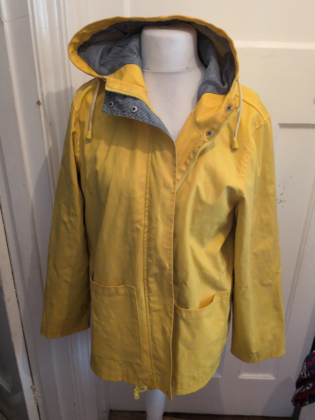 Ladies XL Yellow Rain Coat