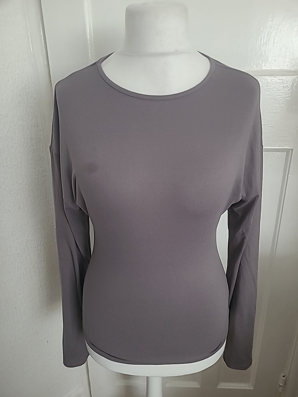 Ladies Size Small Grey Long Sleeved Tshirt