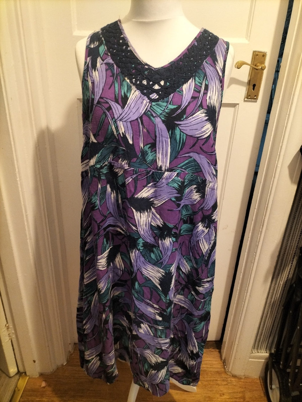 Ladies BM Casual Size 14 Purple Sleeveless Floral Dress